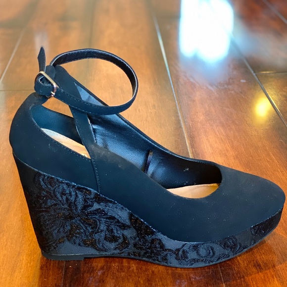 Women shoes - Picture 3 of 6